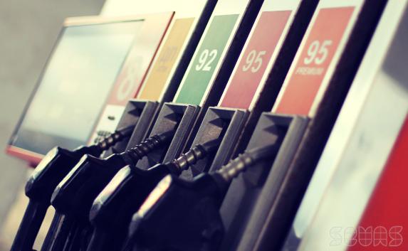 Ряд севастопольских заправок повысил цены на бензин